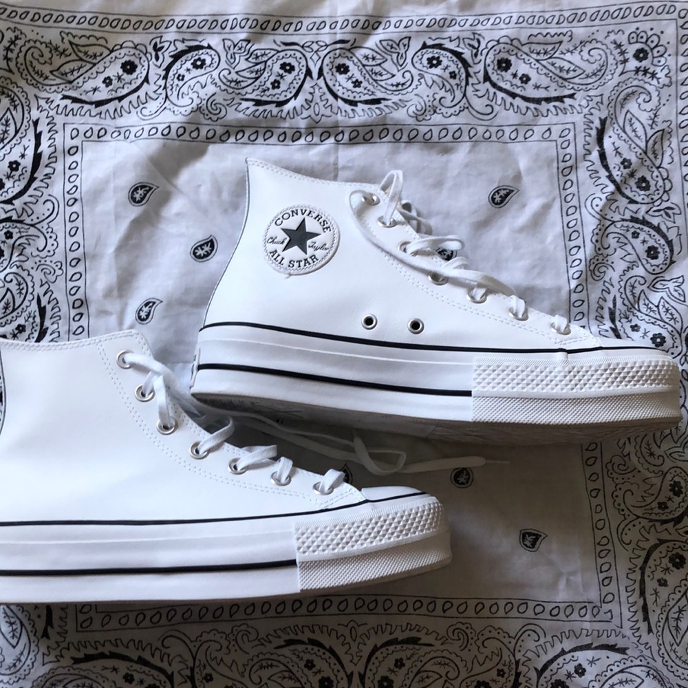 Cute White Hightop Leather Platform shoes